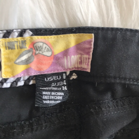 Volcom shorts - Picture 4 of 4